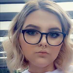 Meet your Posher, Mady